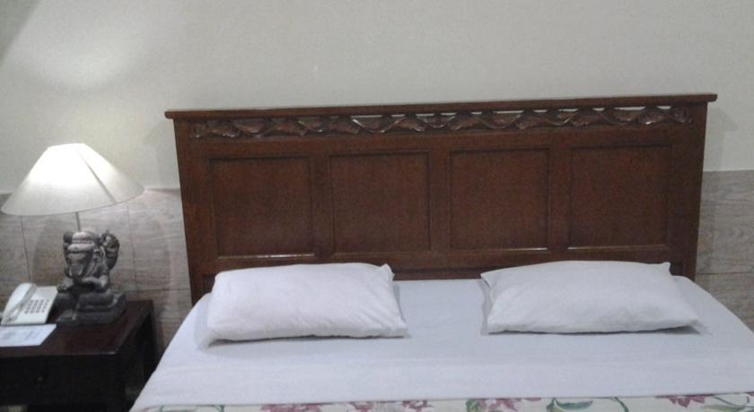 Oyo 2334 Melka Excelsior Hotel Singaraja エクステリア 写真