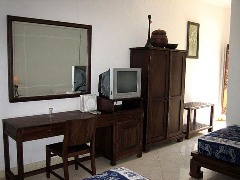 Oyo 2334 Melka Excelsior Hotel Singaraja エクステリア 写真