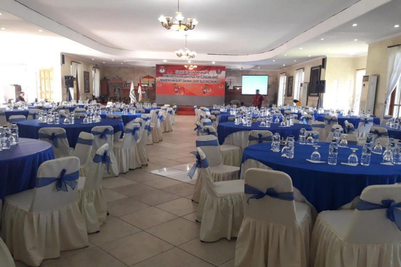 Oyo 2334 Melka Excelsior Hotel Singaraja エクステリア 写真