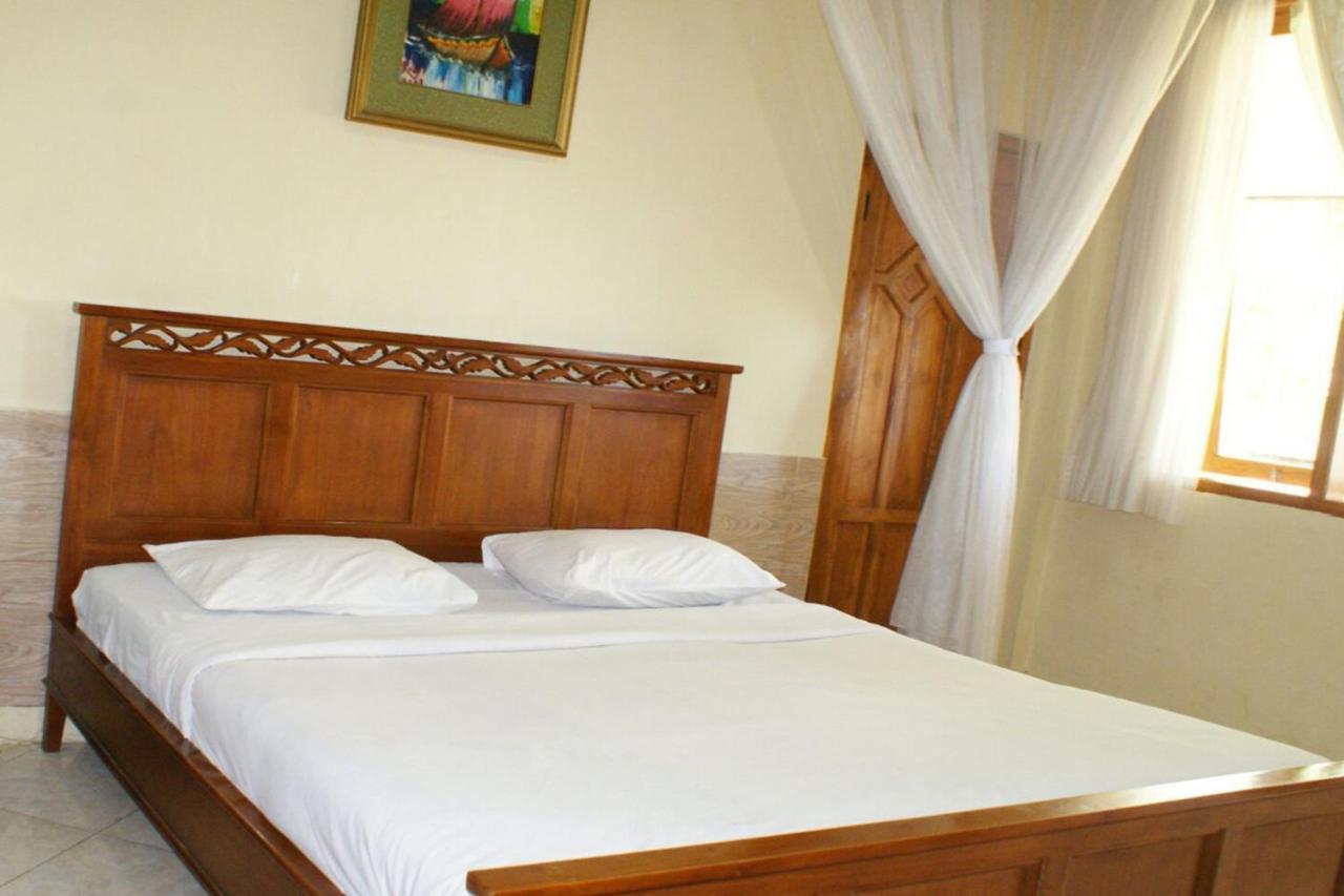 Oyo 2334 Melka Excelsior Hotel Singaraja エクステリア 写真