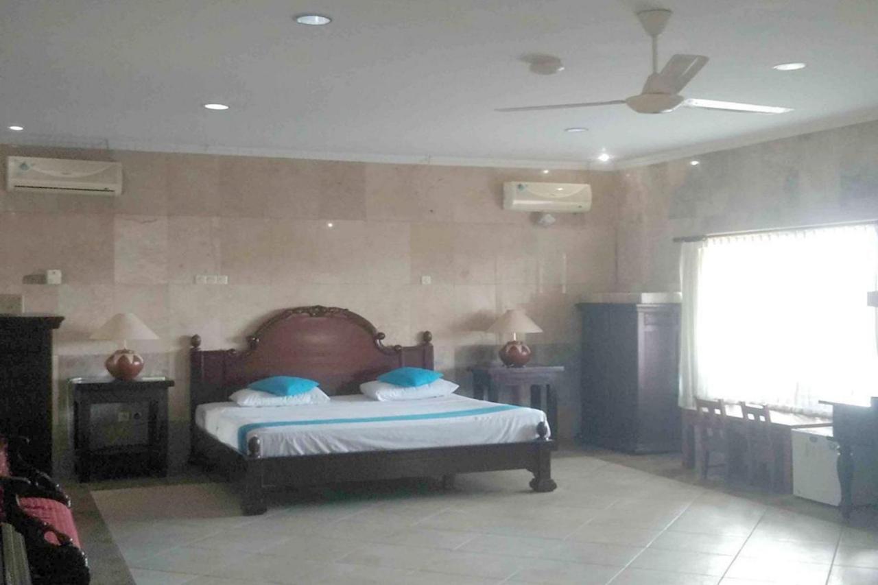 Oyo 2334 Melka Excelsior Hotel Singaraja エクステリア 写真
