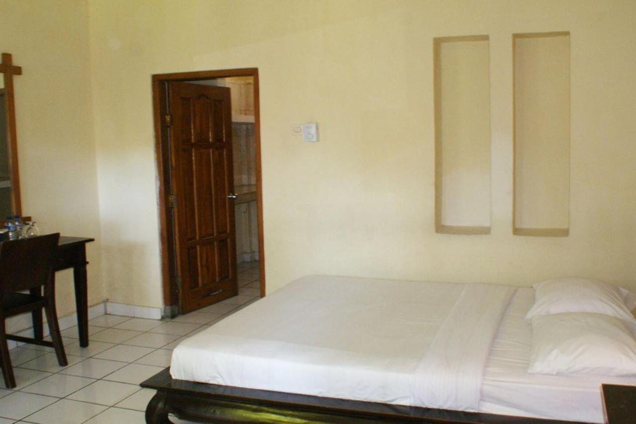 Oyo 2334 Melka Excelsior Hotel Singaraja エクステリア 写真