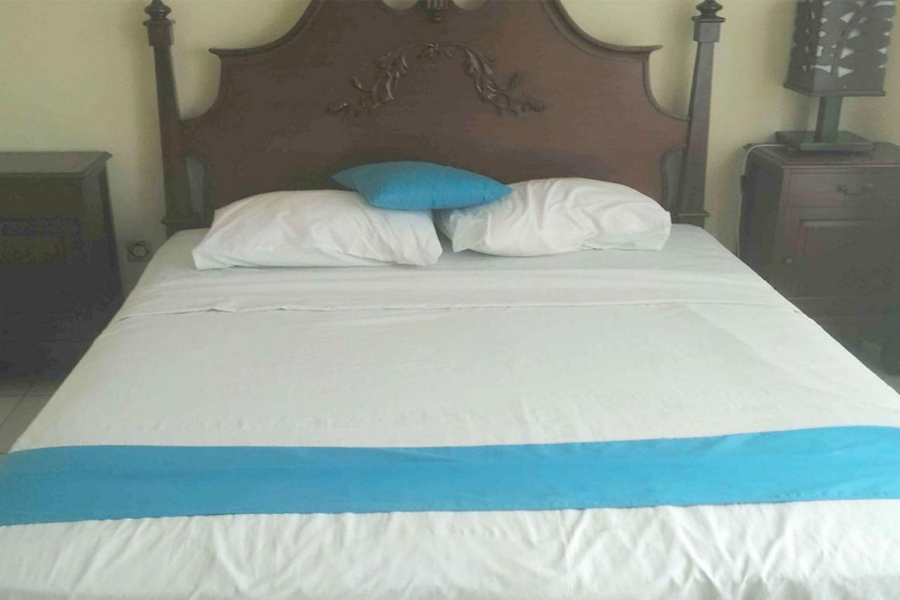 Oyo 2334 Melka Excelsior Hotel Singaraja エクステリア 写真