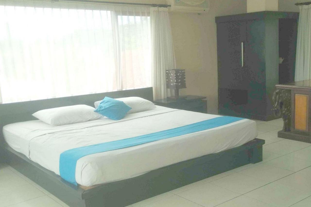 Oyo 2334 Melka Excelsior Hotel Singaraja エクステリア 写真