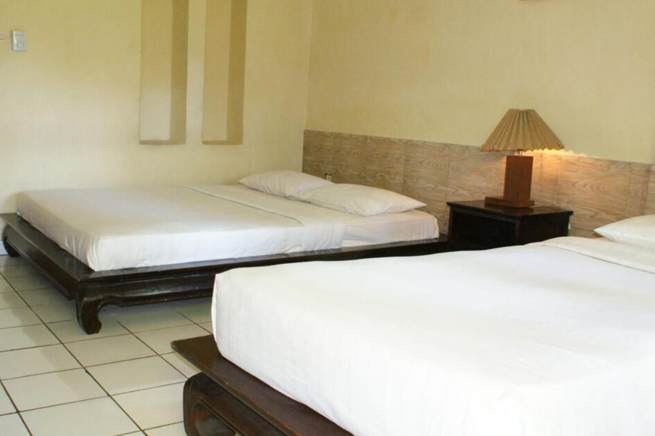 Oyo 2334 Melka Excelsior Hotel Singaraja エクステリア 写真